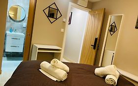 Paragraph Palmers Green